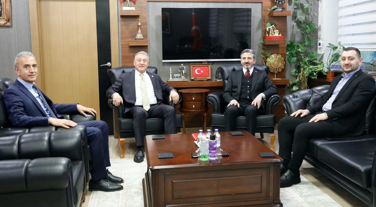 FHMCELIK's tweet photo. 📍ANKARA
Çalışma ve Sosyal Güvenlik Bakan Yardımcımız ve Değerli Büyüğüm Sn @AhmetAYDIN_02 ‘a, 26. ve 27. Dönem Mersin Mv Sn Hacı ÖZKAN ve Mersin Lokantacılar, Kebapçılar, Kafeteryacılar ve Pastacılar Esnaf Odası Başkanı Sn @umitozkantr  Kardeşimle Birlikte Ziyarette Bulunduk. https://t.co/4ovKCOhFDY