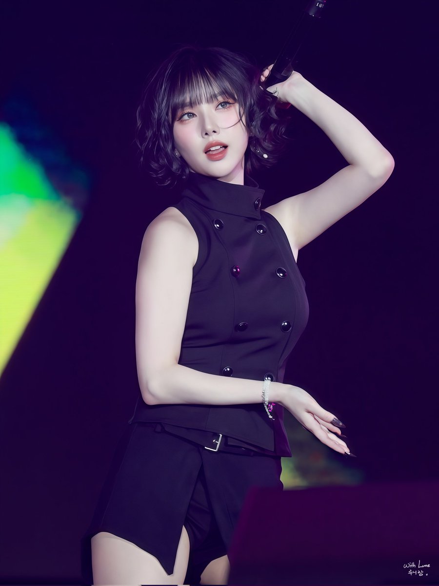 DKB_WithLune227's tweet photo. 굿바이 만우절👋👋

#AprilFoolsDay
#비비지 #VIVIZ
#은하 #EunHa
@VIVIZ_official https://t.co/tkVvSYLwH4