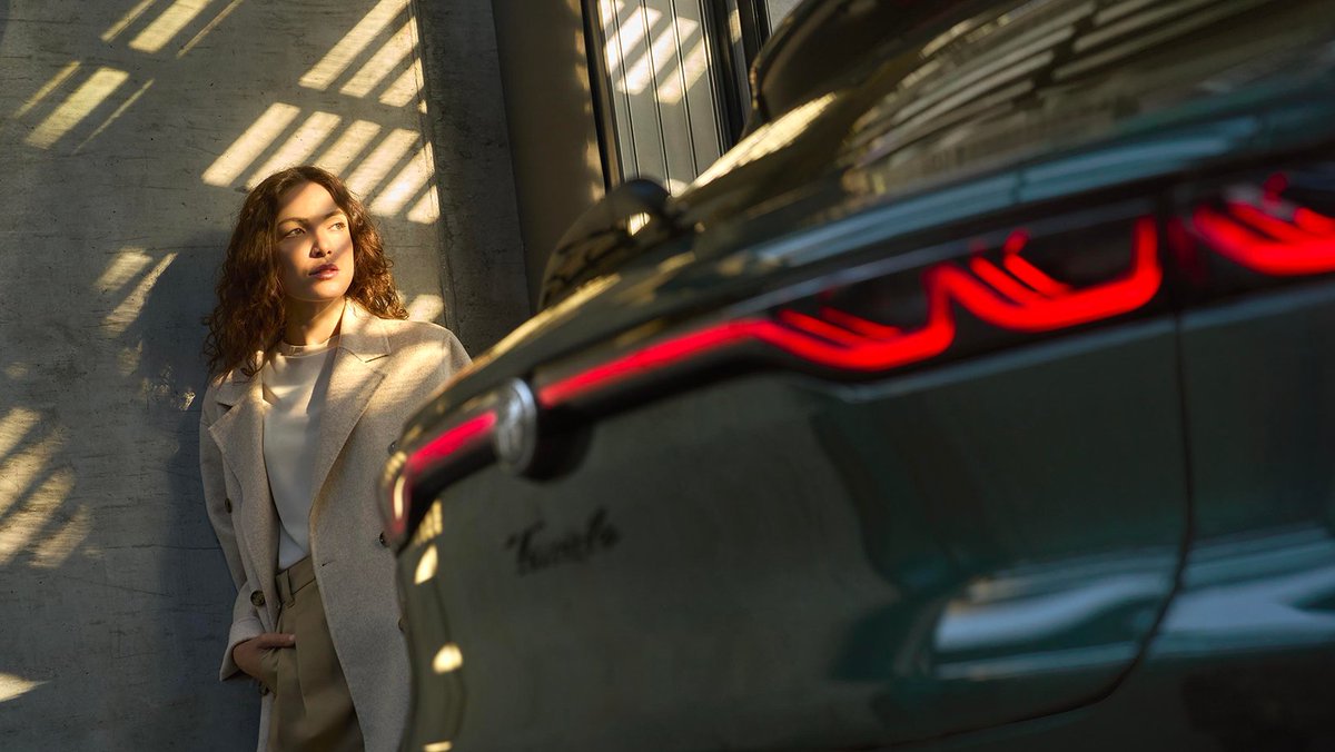 alfa_romeo's tweet image. Beauty. Versatility. Sportiness. All perfectly aligned to your passions in motion. 

alfaromeo.com/models/tonale
#AlfaRomeo #AlfaRomeoTonale