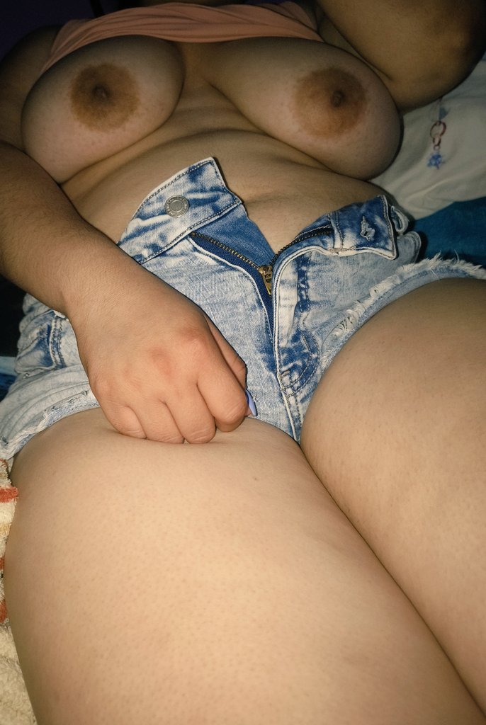 JosssTvar's tweet photo. La ricas tetas de mi mujer🤤 https://t.co/kqrjsjaXHn