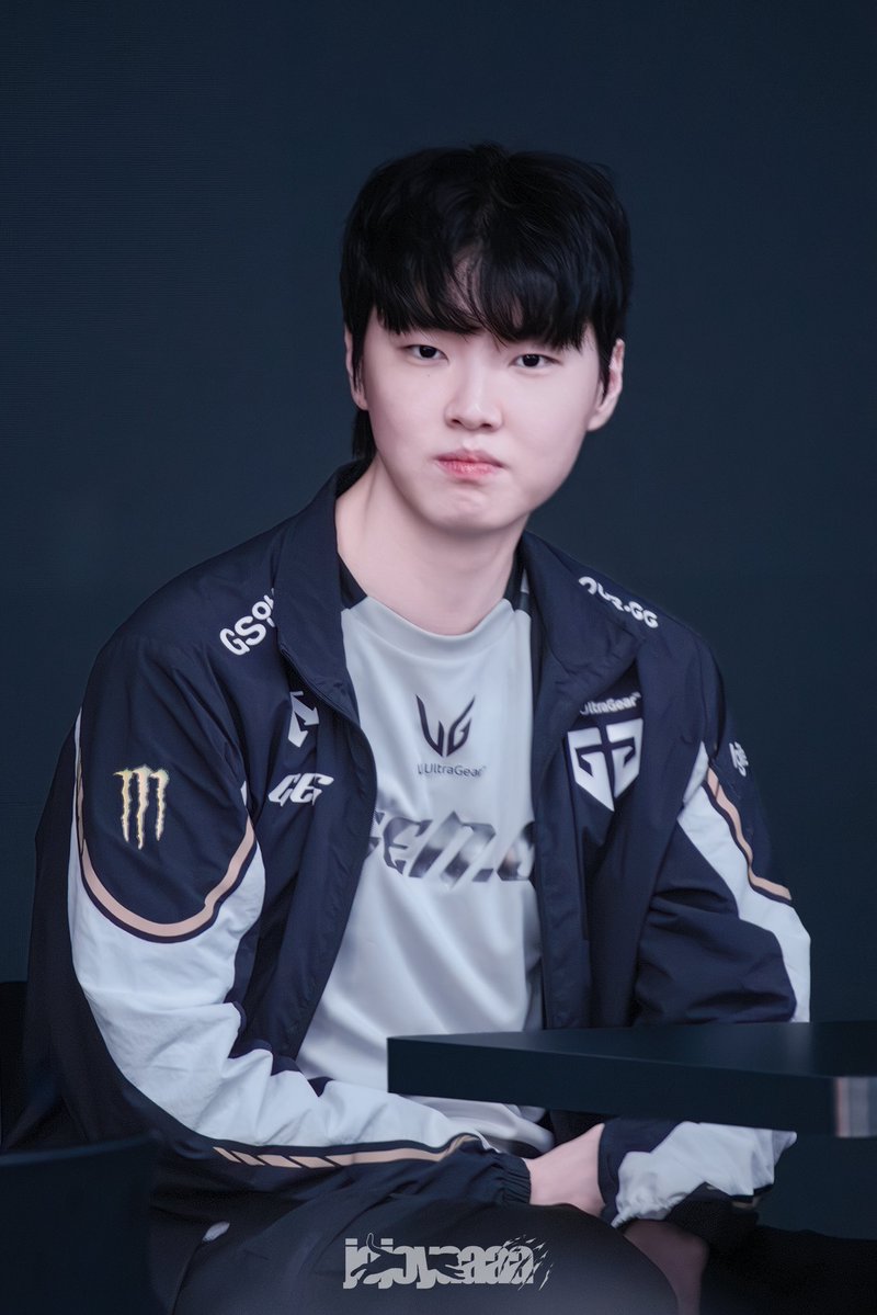 𝕛𝕠𝕛𝕠𝕪𝕒𝕒𝕒𝕒 tweet media