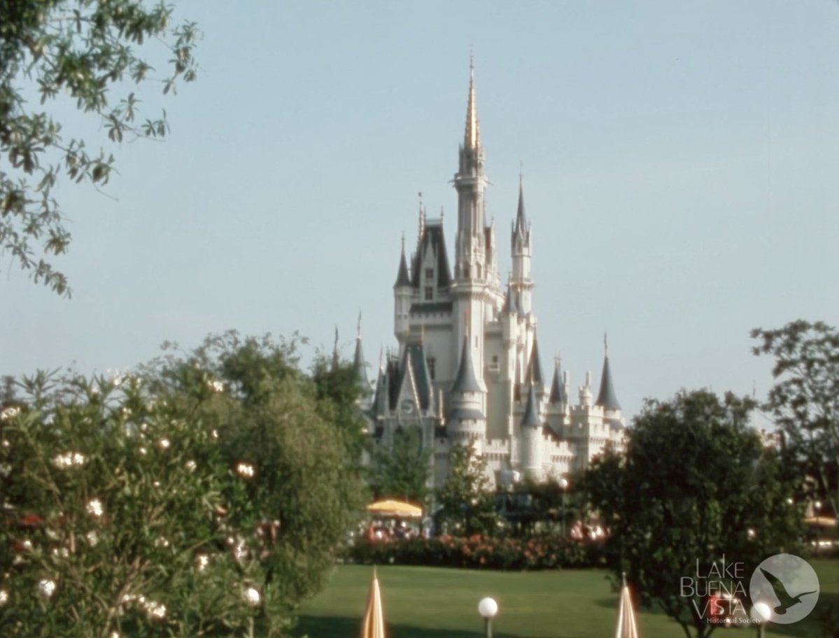 RetroWDW.com tweet media