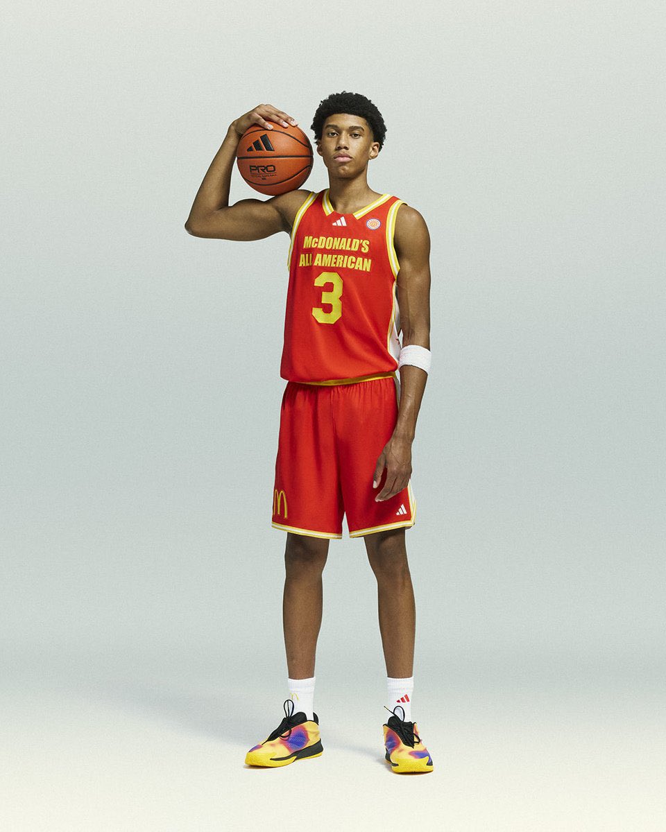 DaveMcCannTV's tweet image. Watching 17-year old Bruce Branch last night in the McDonald’s All-American game has me intrigued for next season. Eager to see the kind of team that KY is going to build to play with him. #BYU #Big12 @YsGuysLive