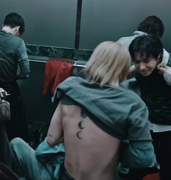  ꒰୨୧꒱ tweet media