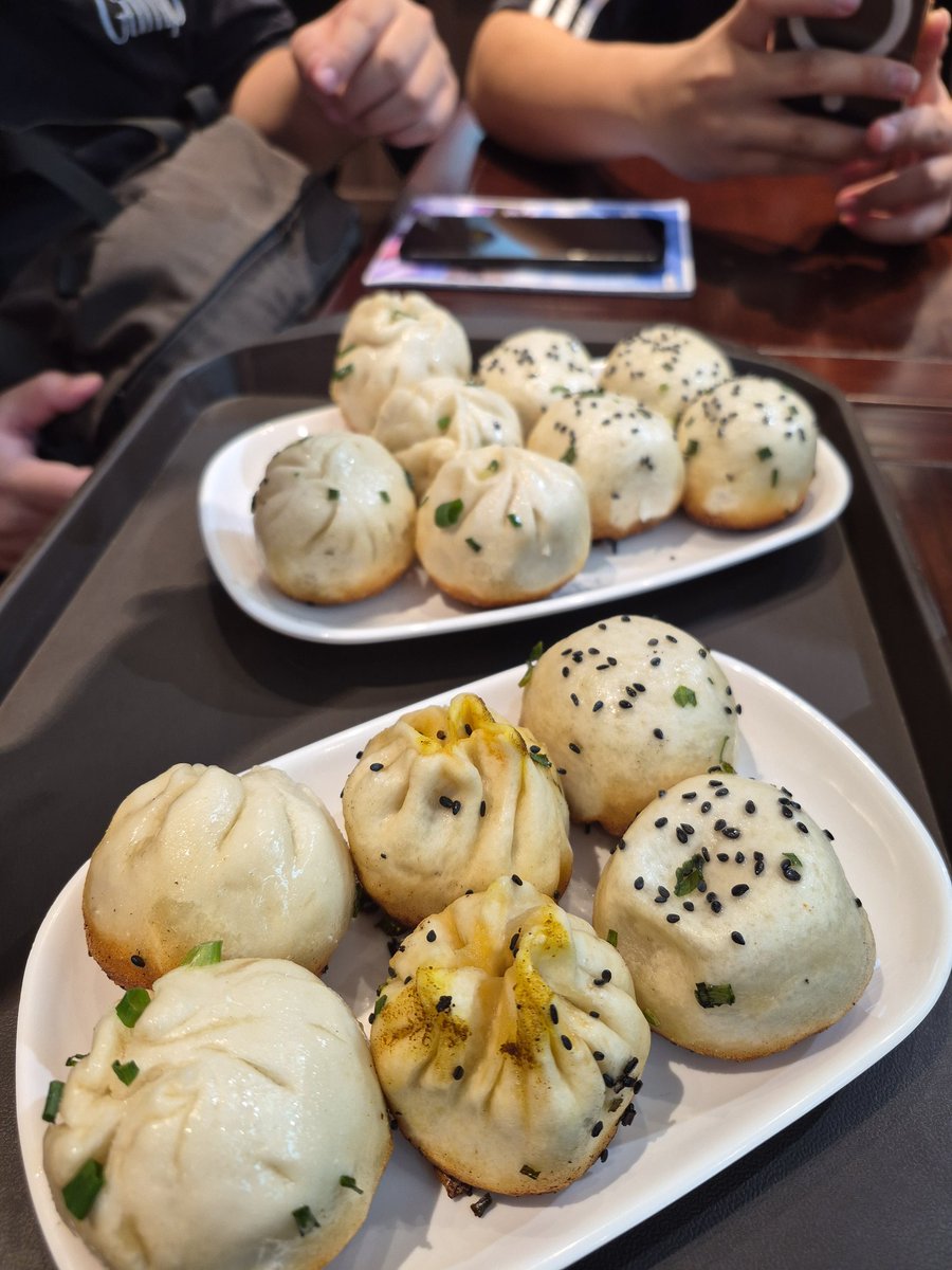 Laurentius nawang tweet media