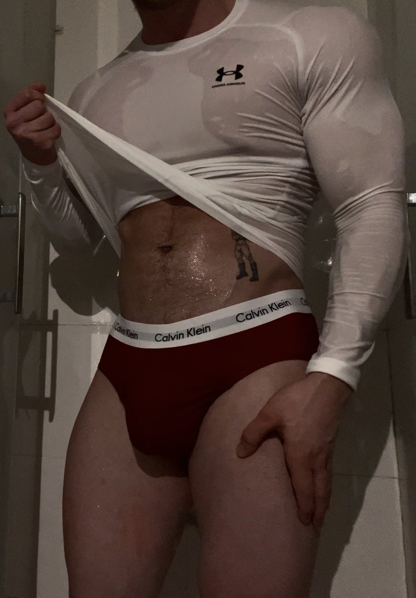 bodycrave's tweet photo. would you date a man with this body? https://t.co/0EaRaD4Fgz
