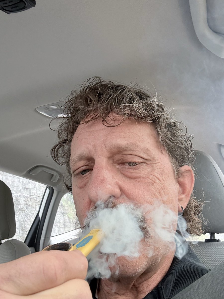 stoned_dawg's tweet image. Weed Wednesday is a wonderful day🔥🔥🔥#420friendly #420community #StonerFam
