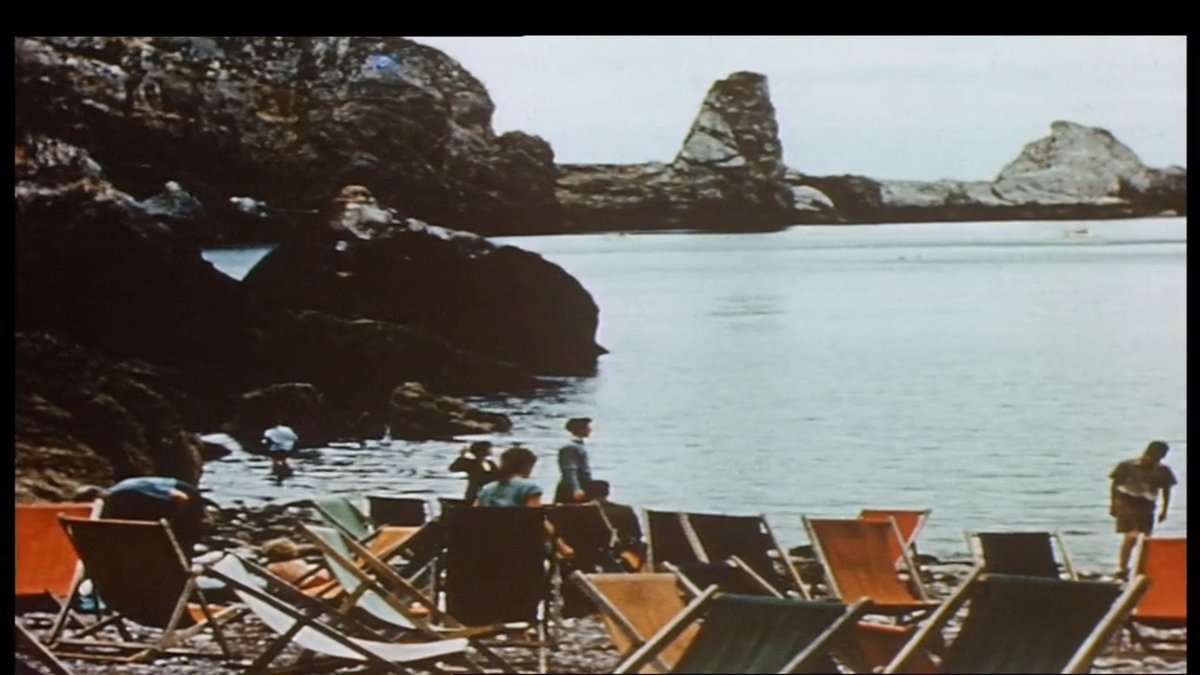 TalkingPicsTV's tweet image. Back to the fifties for a beautiful trip across #Devon in this short film.
GREY CARS: DEVON 1957 - 6:05pm on #TPTV