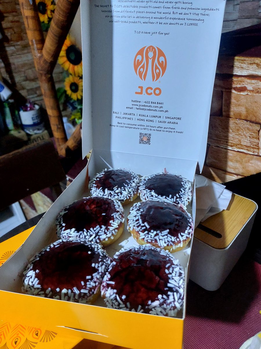 Craving satisfied... Blueberry Cheese donut by #JCo ... thank you Lord... mangan tana...