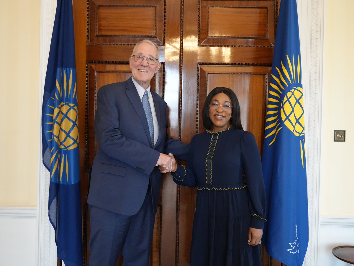 CanadianUK tweet media