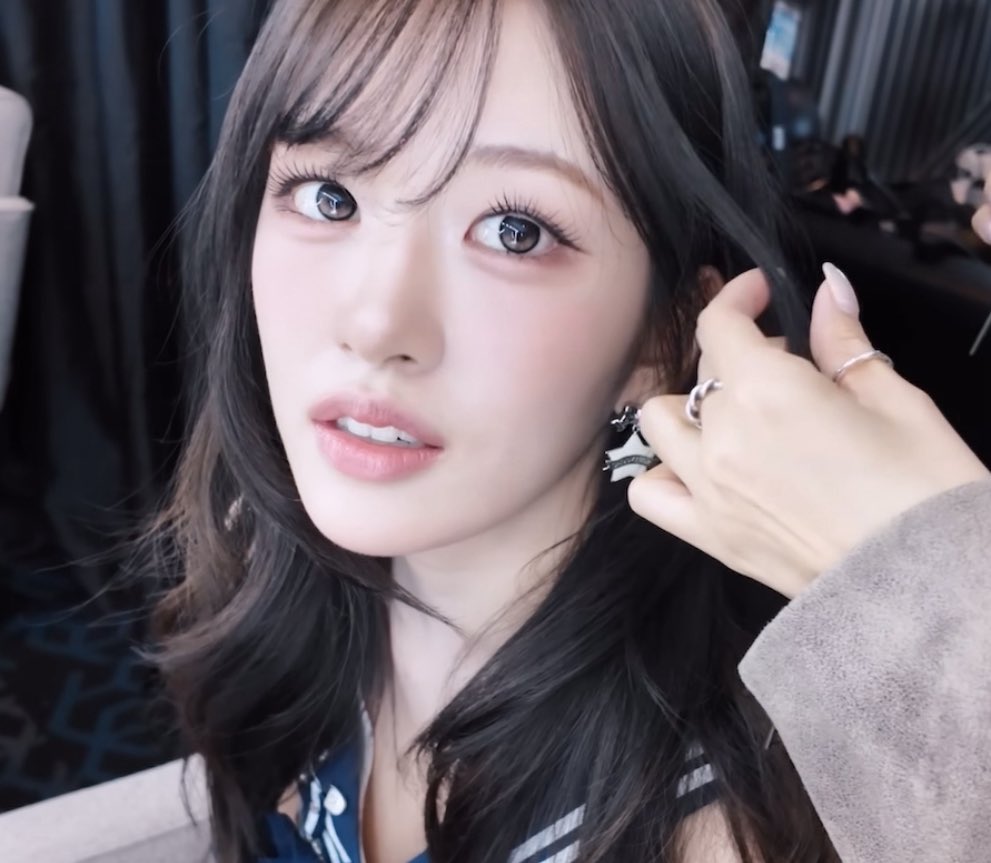 an yujin pics tweet media