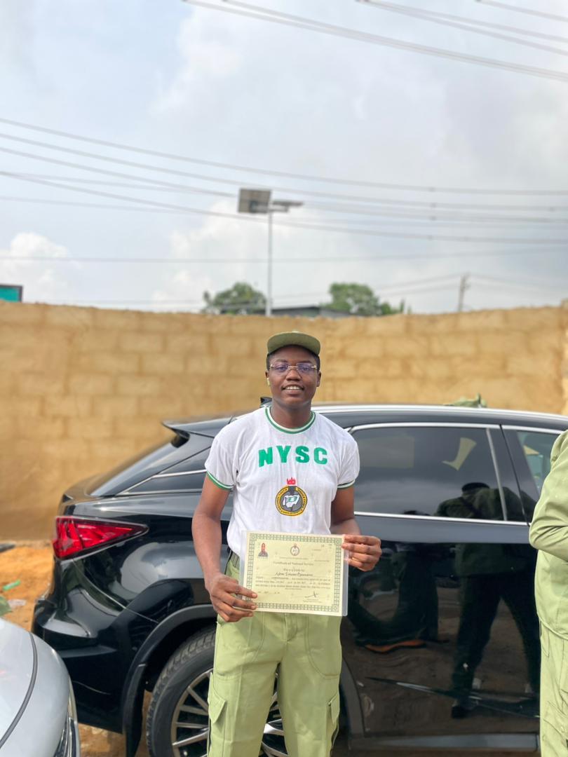 Rukkylee Graphix✪ tweet media