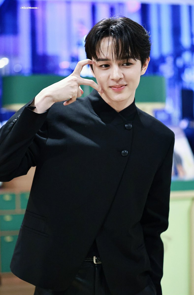 nicemoon.💫 tweet media