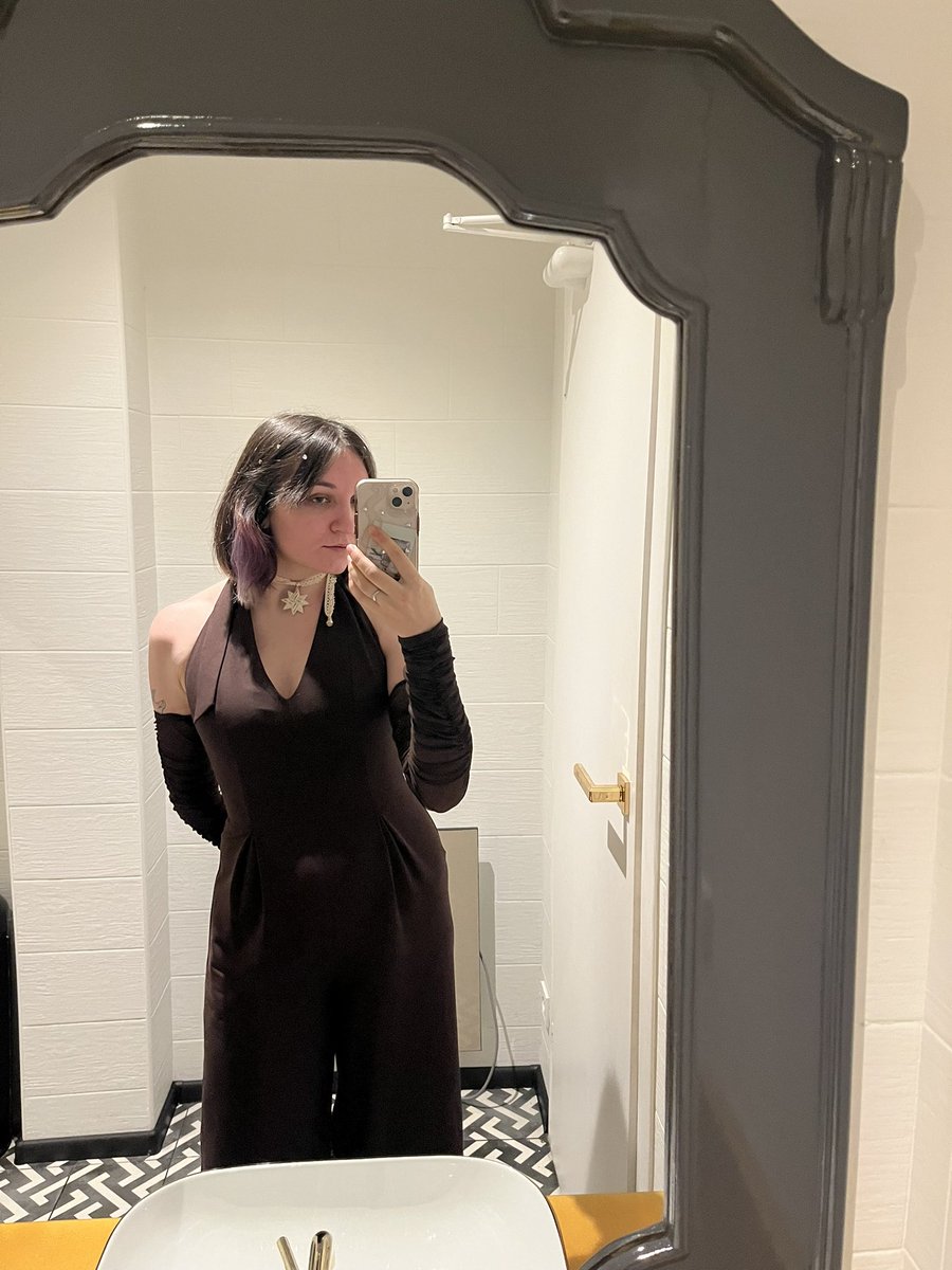 VladyslavaT tweet media