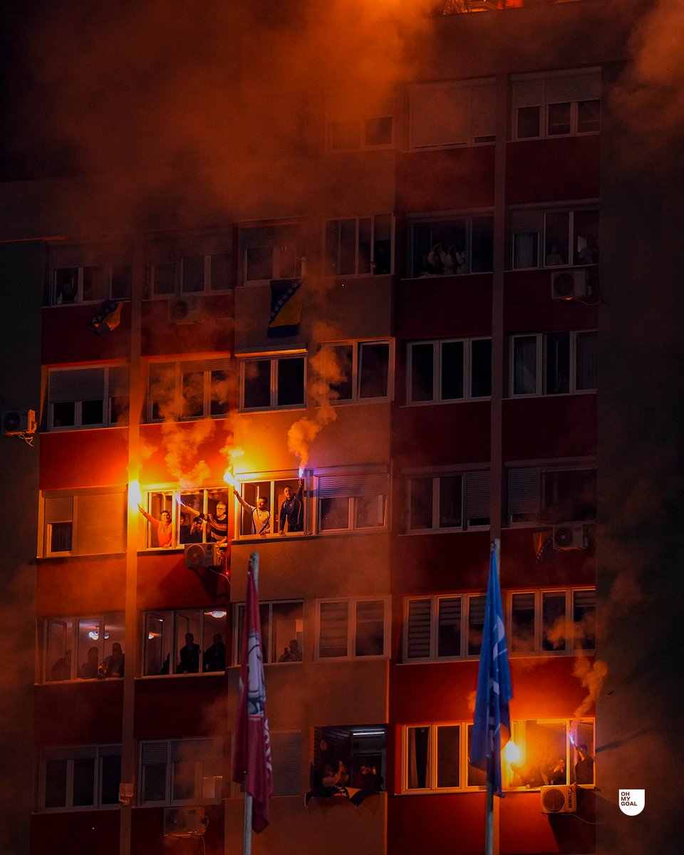 𝕊𝕋𝔸ℕ𝔻 𝕐𝕆𝕌ℝ 𝔾ℝ𝕆𝕌ℕ𝔻 👊 tweet media