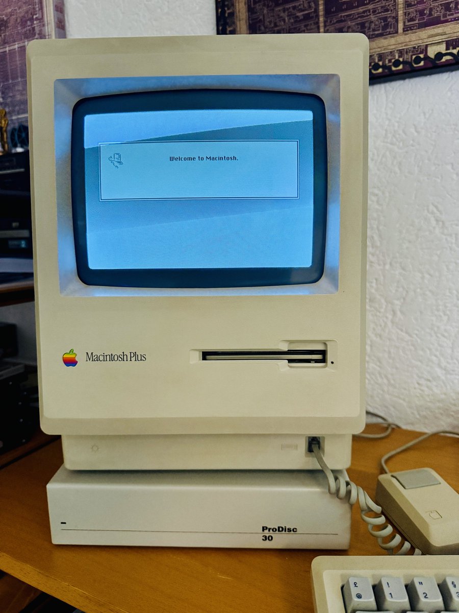 duke_cpu's tweet image. Happy Birthday #Apple!
As promised I put together a couple of projects in order to celebrate this unique anniversary.

Episode 1: my first Mac.
It is always a fun story: when I told my friends last summer that I have now a Mac, they expected something different…
A🧵 …
