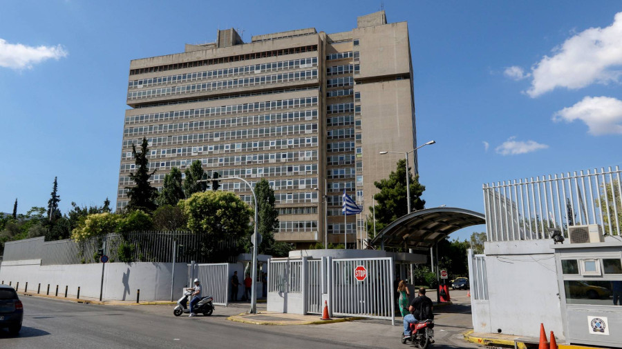 Reporter.gr tweet media