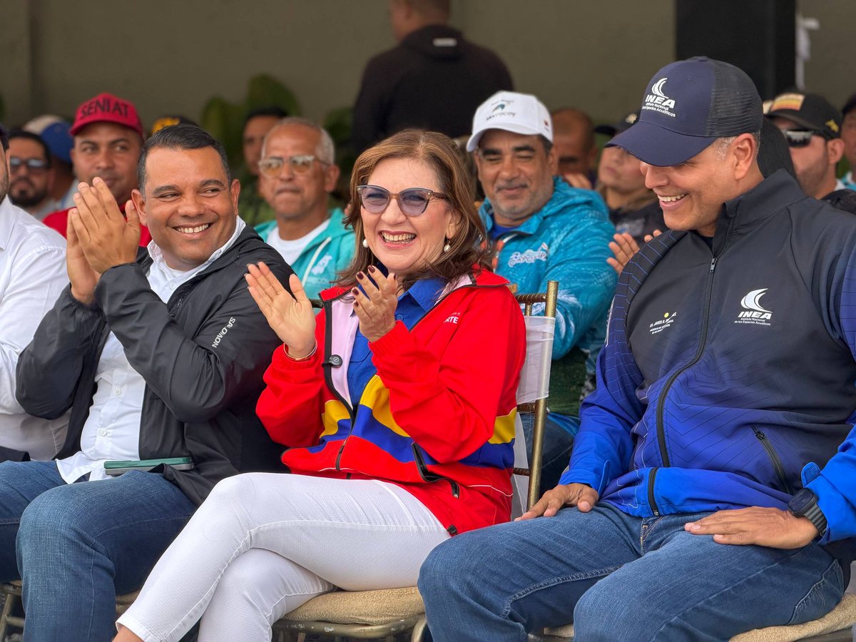 mintransporteve's tweet photo. En un acto, marcado por el compromiso para lograr el bienestar de los temporadistas y el sector pesquero, la ministra @JacquelinePSUV, y el gobernador Víctor Clark, celebraron la puesta en marcha de esta sede que consolidará además, el turismo en la entidad. https://t.co/abGQluV3P1