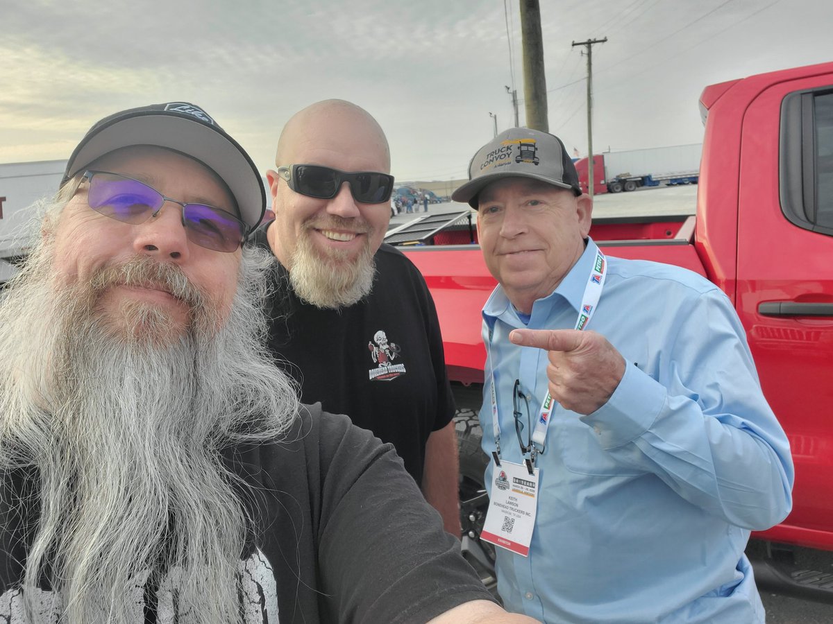 snorelord's tweet photo. Got to hang out with @PaleriderTV and @boneheadtruckrs in Louisville last week. https://t.co/iPUdXYgrMF