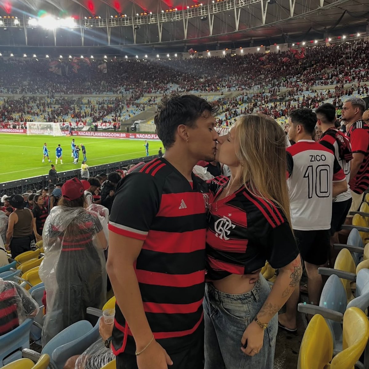 Pela Rua FC tweet media
