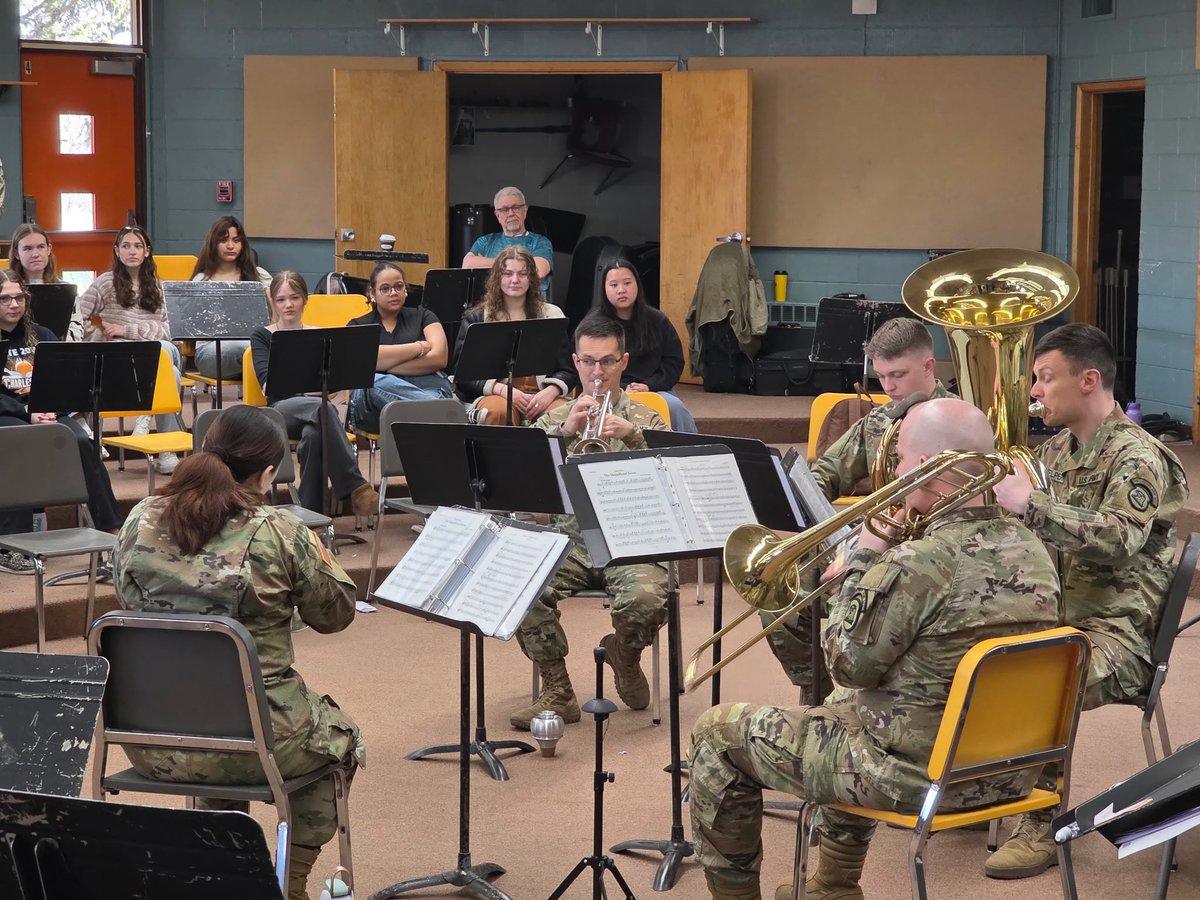 34thArmyBand's tweet image. 🎺 Fort Iowa Brass has been enjoying working with and performing for Iowa’s music students on their annual school tour this week! Thank you to all of the schools we have visited so far! 🎵

@IowaNatGuard 
@CharlesCityCSD 
@lakemillscsd 
@LakeMillsMB  
#ArmyBand #iowanationalguard