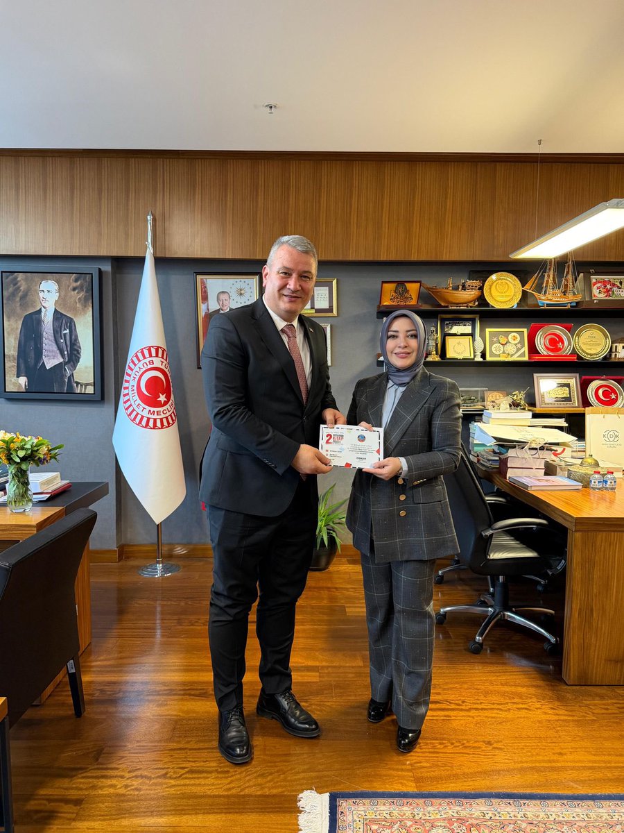 cigdemerdogantr's tweet photo. Serdivan Belediye Başkanımız Sayın Osman Çelik ile beraberindeki heyeti Türkiye Büyük Millet Meclisi’mizde misafir ettik.

Değerli Başkanımız, belediyemiz tarafından bu yıl 2. kez düzenlenecek olan Kitap Fuarı’na bizleri davet etti.

Öğrenci kenti Serdivan’ımızın kültür ve sanat hayatına son derece kıymetli bir kazanım olarak gördüğümüz fuarın tüm vatandaşlarımıza hayırlı olmasını temenni ediyorum.

Serdivan Belediye Başkanımıza ve heyetine nazik ziyareti için teşekkür ediyor, başarılarının devamını diliyorum.