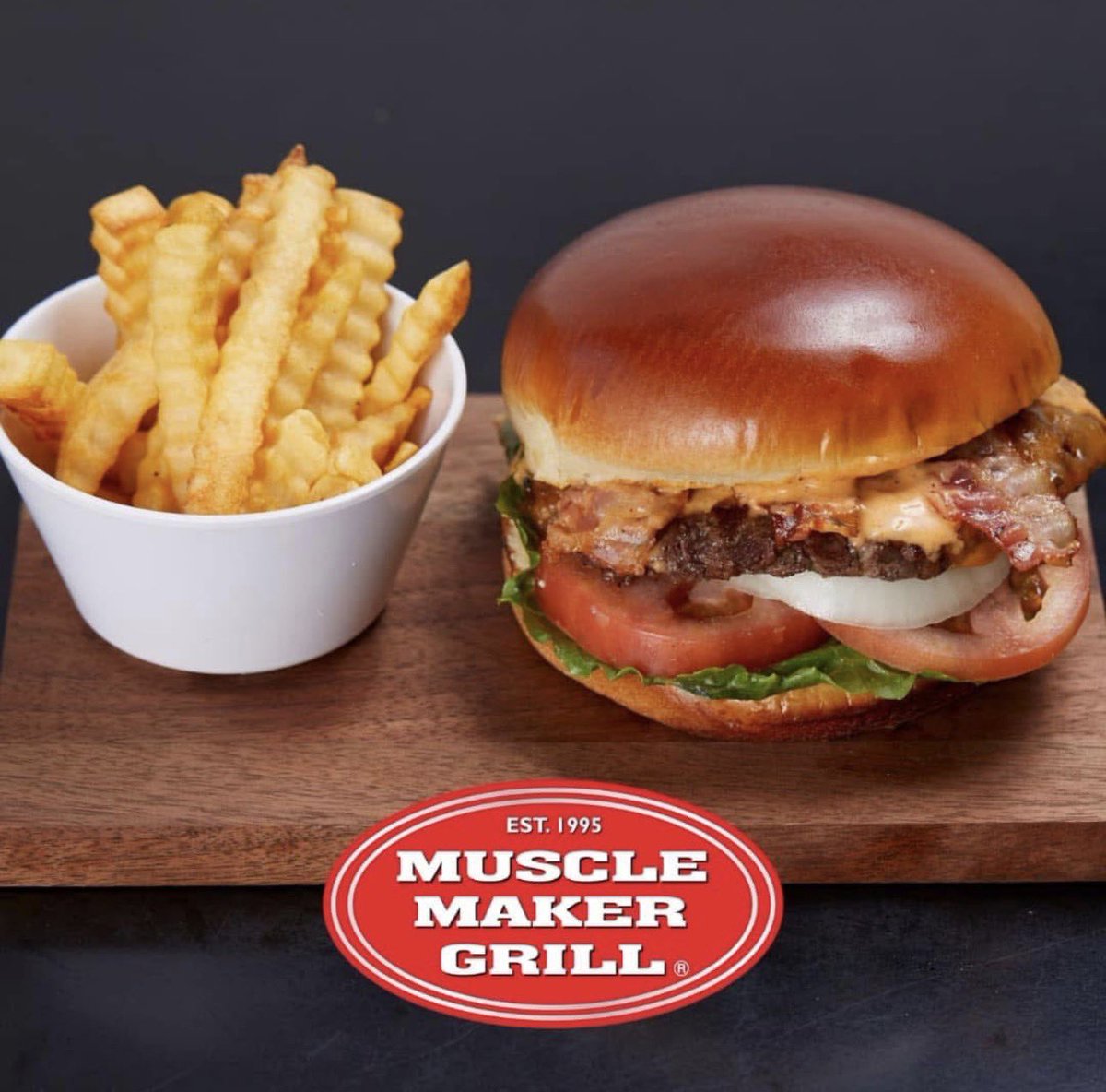 MMGHouston's tweet image. Stay on track this April with Muscle Maker Grill Houston, your premier destination for easy, healthy, and delicious meals. To place your order, please call 713-627-0915 or visit our website at musclemakergrill.com

#helloapril #newmonthnewgoals #goals #fitfam #fitspo #mmghtown