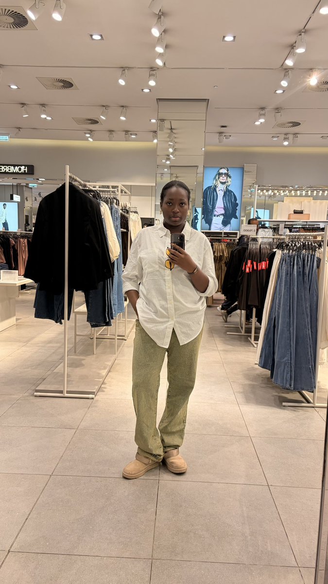 TFareedat tweet media