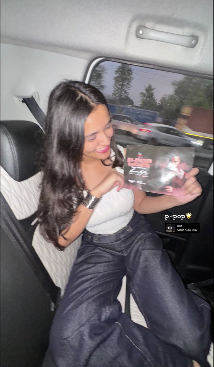 Urvashi 🦢 tweet media