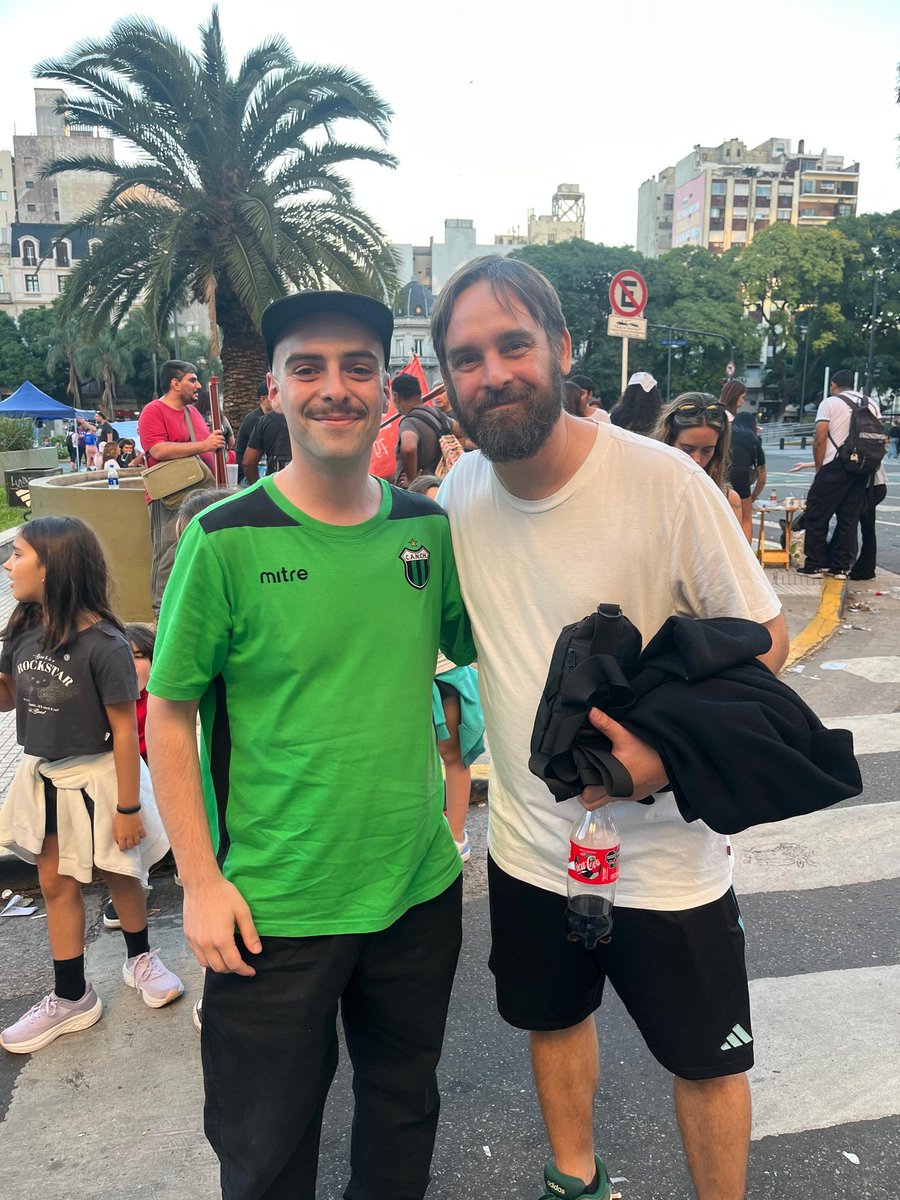 Chicago y Perón tweet media