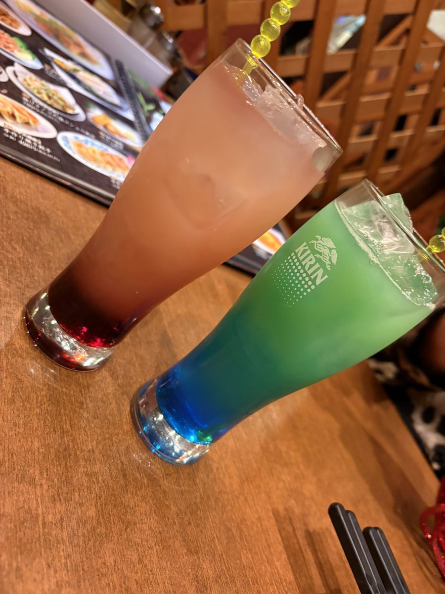 える tweet media