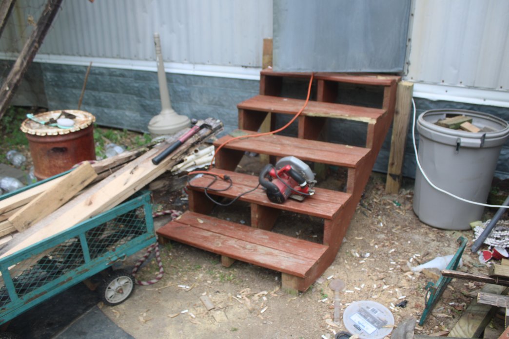 docsanderson's tweet image. #Scientists #Carpenter #RestorationProject #ApexPredator @HeartsofHeroes_ @danpeckwx
@Ginger_Zee @Nature Mags Lizzie the Rafters were Disappointing. Rot &amp;amp; Insect Damage. Hauled to Box to use saw on them. only 1 was a real 2x4. 2nd #Coffee time mwah Slow&amp;amp;Low Lelon Beautiful Day