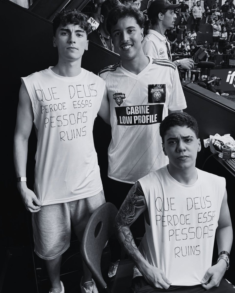 DesimpaiN tweet media