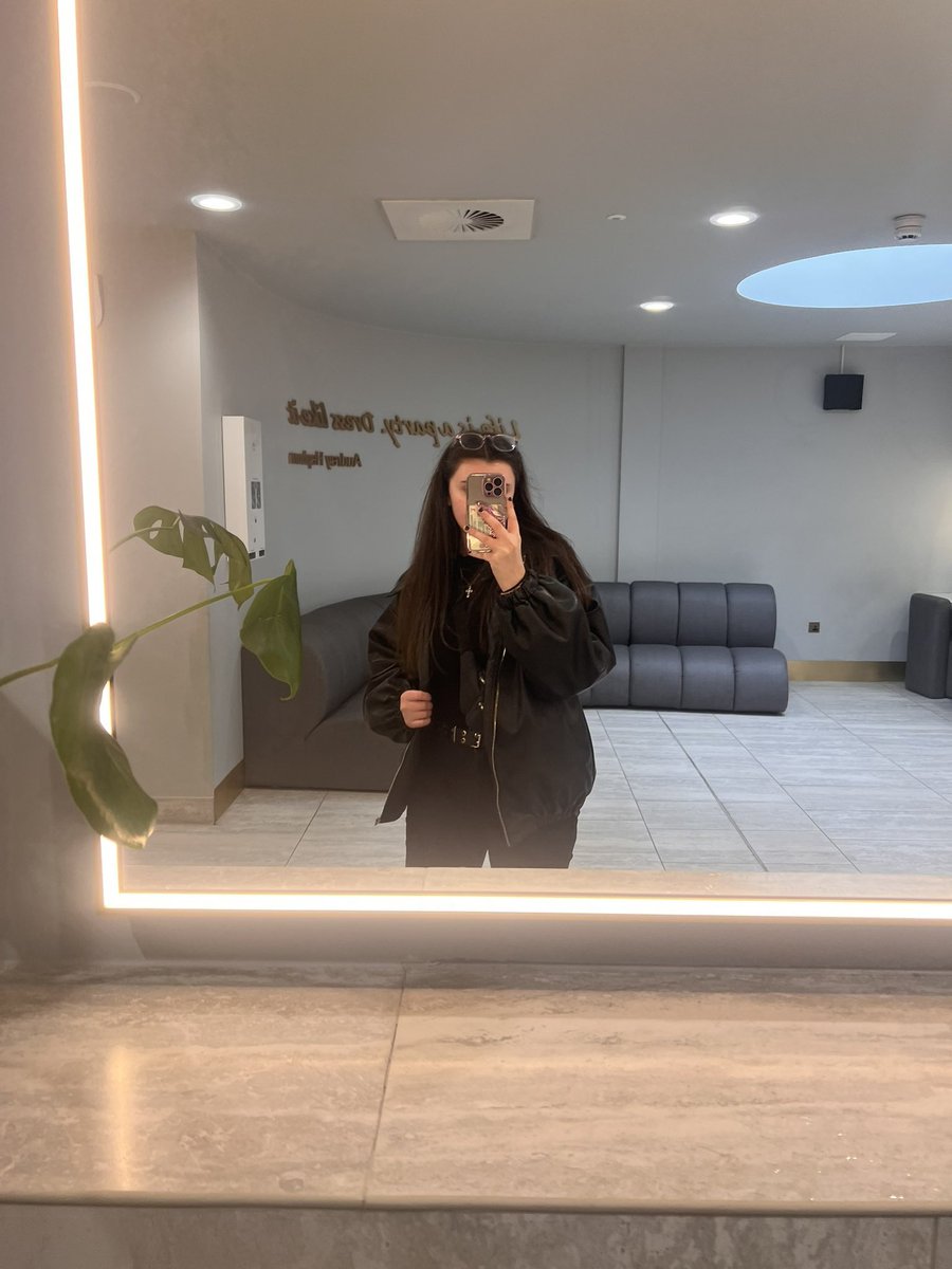 alienlily01's tweet photo. who wants to see some feet today😉
findom wallet drain paypig piggy footworship feetworship https://t.co/CvsQe0c8bP