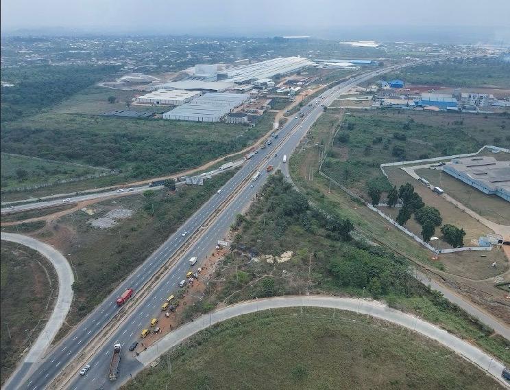 TheSW_Connector's tweet photo. Rehabilitation, Reconstruction, and Expansion of the Lagos–Ibadan Dual Carriageway (Section I: Lagos–Shagamu) marks a critical step toward improving connectivity, easing traffic flow, and boosting economic activities across Lagos and Ogun States. https://t.co/JcraG8b42L