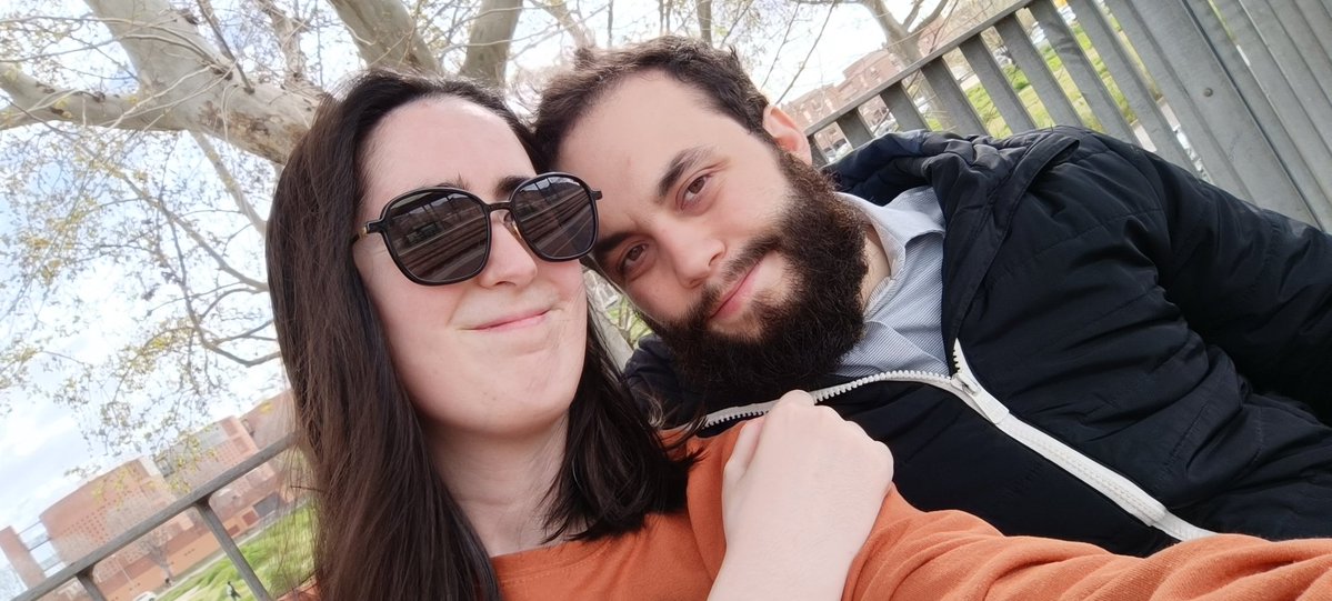 Laura 🍂 tweet media