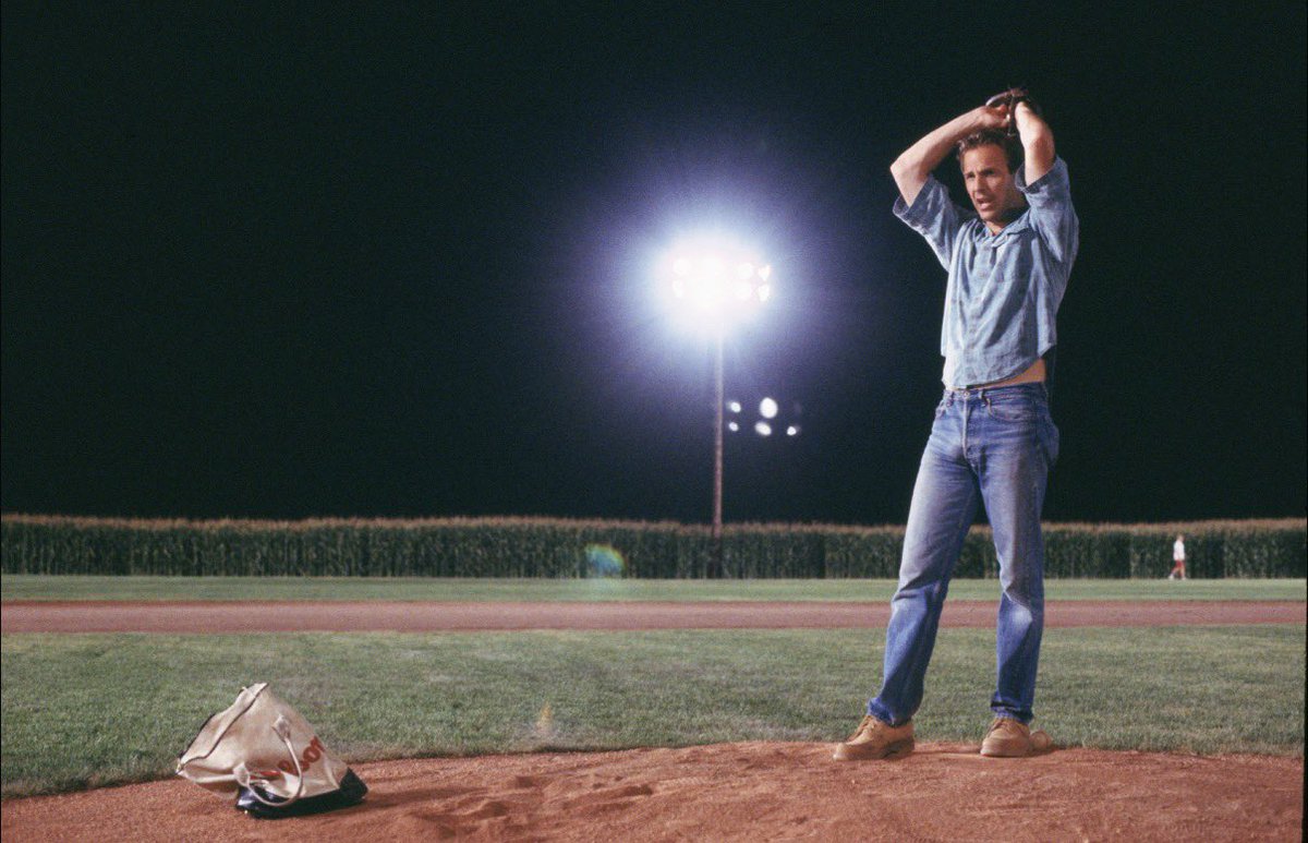 paola castle tweet media