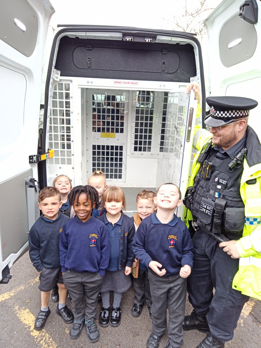MissTSGC's tweet photo. More pictures from the police visit. @MrGSGC https://t.co/rMYxZ5vmt4