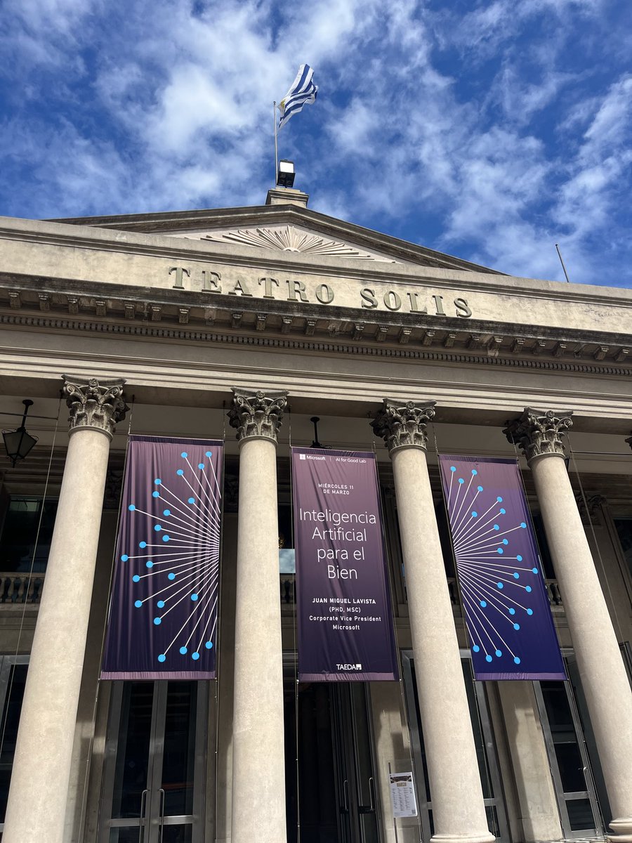 AfichesAC's tweet photo. Este mes, desde Afiches realizamos un exit poll en el evento organizado por la @FundacionTAEDA junto con @Microsoft y su laboratorio AI For Good, en el Teatro Solís de Montevideo, en el marco de la presentación del libro “Inteligencia Artificial para el Bien”. 🇺🇾

📍La encuesta presencial realizada durante el evento nos permitió relevar la visión de referentes del sector sobre el futuro de la IA y su impacto social, capturando no solo opiniones sino también sus motivos y matices mediante una metodología que combina datos cuantitativos con profundización cualitativa en tiempo real.