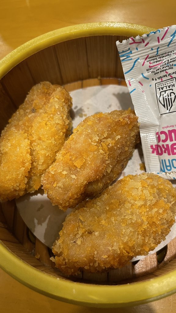 𝜗𝜚 tweet media