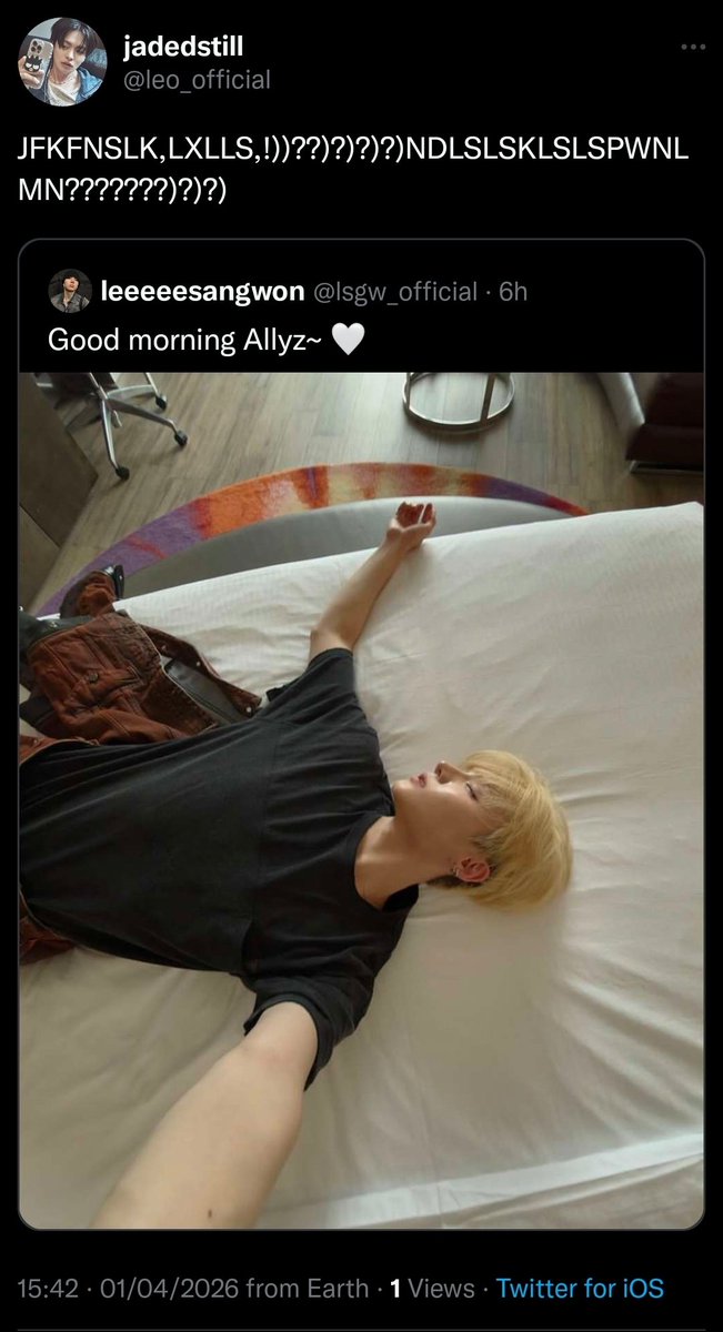 leilovesleowon's tweet image. ~#leowon two tweets AU 🤍

Sangwon posts a bed picture and well Leo likes it a little too much 

Very silly small au its just for fun &amp;lt;3
Mention of #Hyeonxin and #Haoseo btw

#1