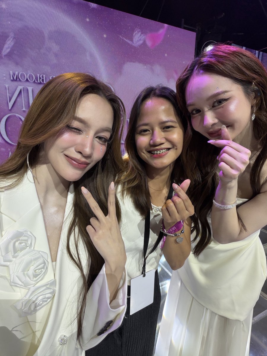 euonflux's tweet photo. I’m still absolutely over the moon! Getting to see you both up close was already a dream come true, but being lucky enough to snap a selfie with you? That’s a moment I’ll treasure forever. You truly made me feel so happy and seen. honestly, I felt like the happiest gay alive! 😂 https://t.co/6gmgraVqj8
