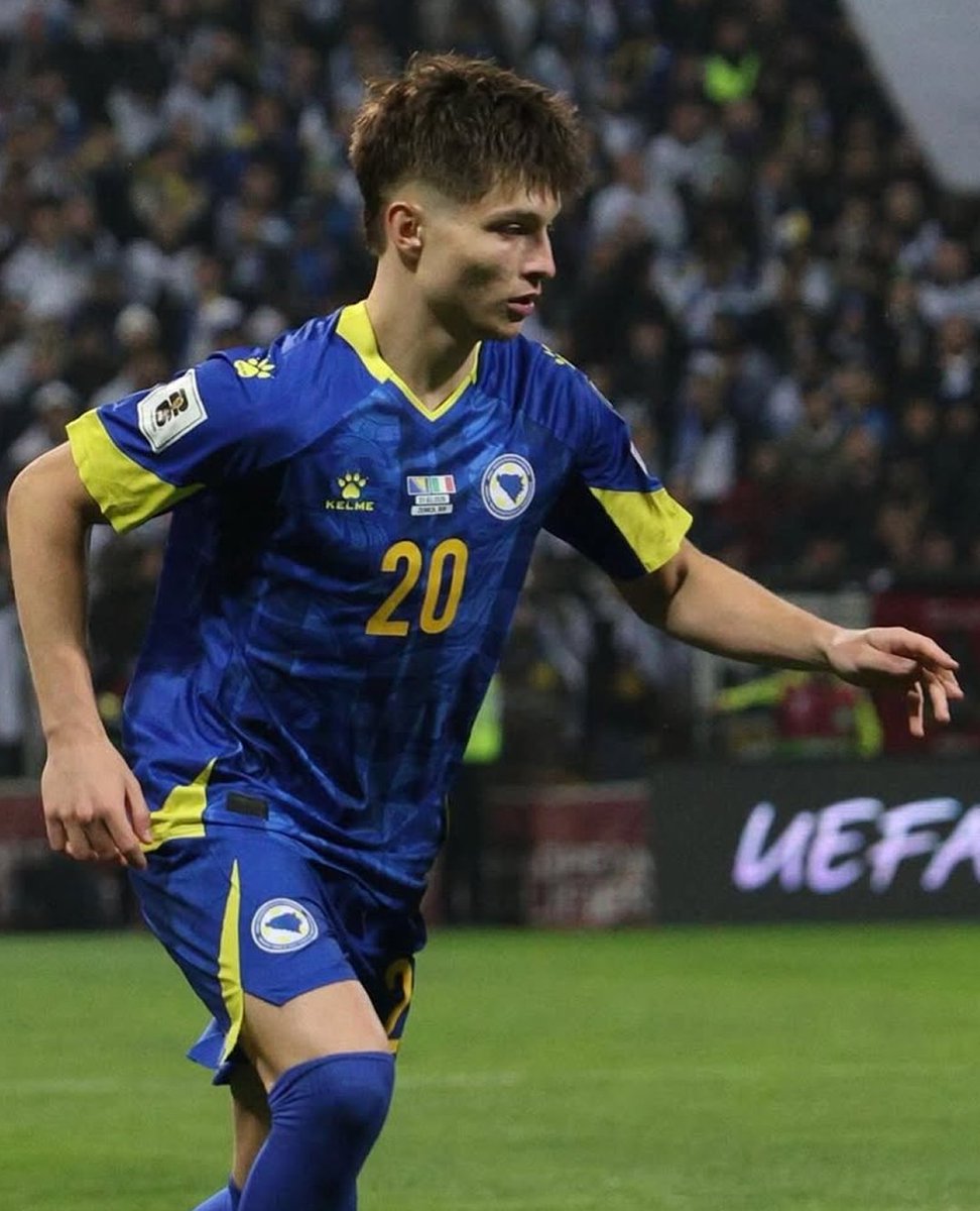 alfredfrank_'s tweet photo. Bosnia Herzegovina 🇧🇦 will have a winger duo of Kerim Alajbegović (2007) and Esmir Bajraktarević (2005) running down either wing at the WC.

That type of attacking talent can cause havoc to pretty much any National team defence in the world, especially if you have someone as experienced and clinical as Edin Džeko leading the line.

And while the squad depth can leave to be desired, their starting XI is actually stacked with very good footballers.  

I'm thinking Sead Kolašinac, Tarik Muharemović and Amar Dedić specifically + a few others who can be very useful on their day.

Overall, obviously still an upset to have knocked out Italy, but still an underrated squad imo that could surprise a few people this summer.

I'm getting Georgia Euro 2024 vibes personally...