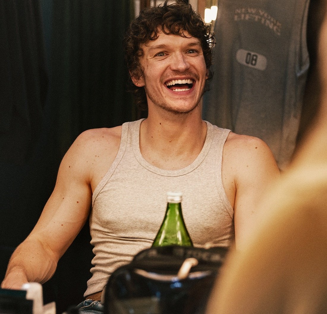 nat. 🪩 tweet media