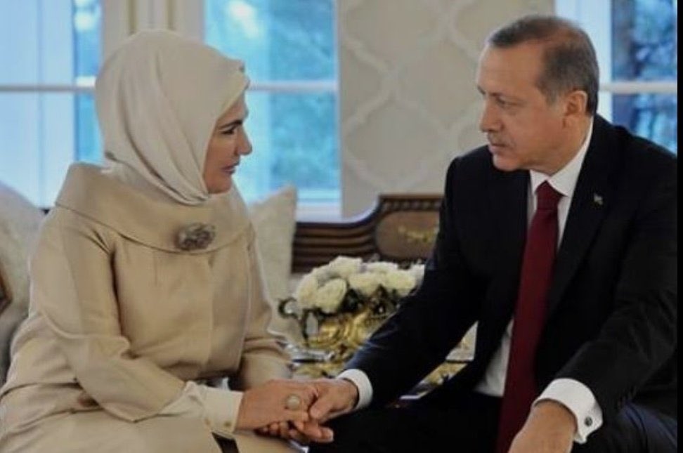 durtc12's tweet photo. Erdoğan’a sahip çıkmak♥️🇹🇷
Vatana sahip çıkmaktır♥️🇹🇷
Bayrağa sahip çıkmaktır♥️🇹🇷
Namusuna sahip çıkmaktır♥️🇹🇷
Çoluğuna çocuğuna sahip çıkmaktır♥️🇹🇷
Siyasi görüşünü biryana bırak♥️🇹🇷
İyi düşün karar ver♥️🇹🇷 https://t.co/1rLXXKQAoh
