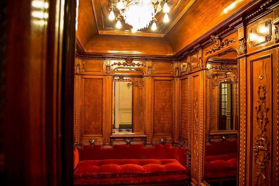 abril's version tweet media