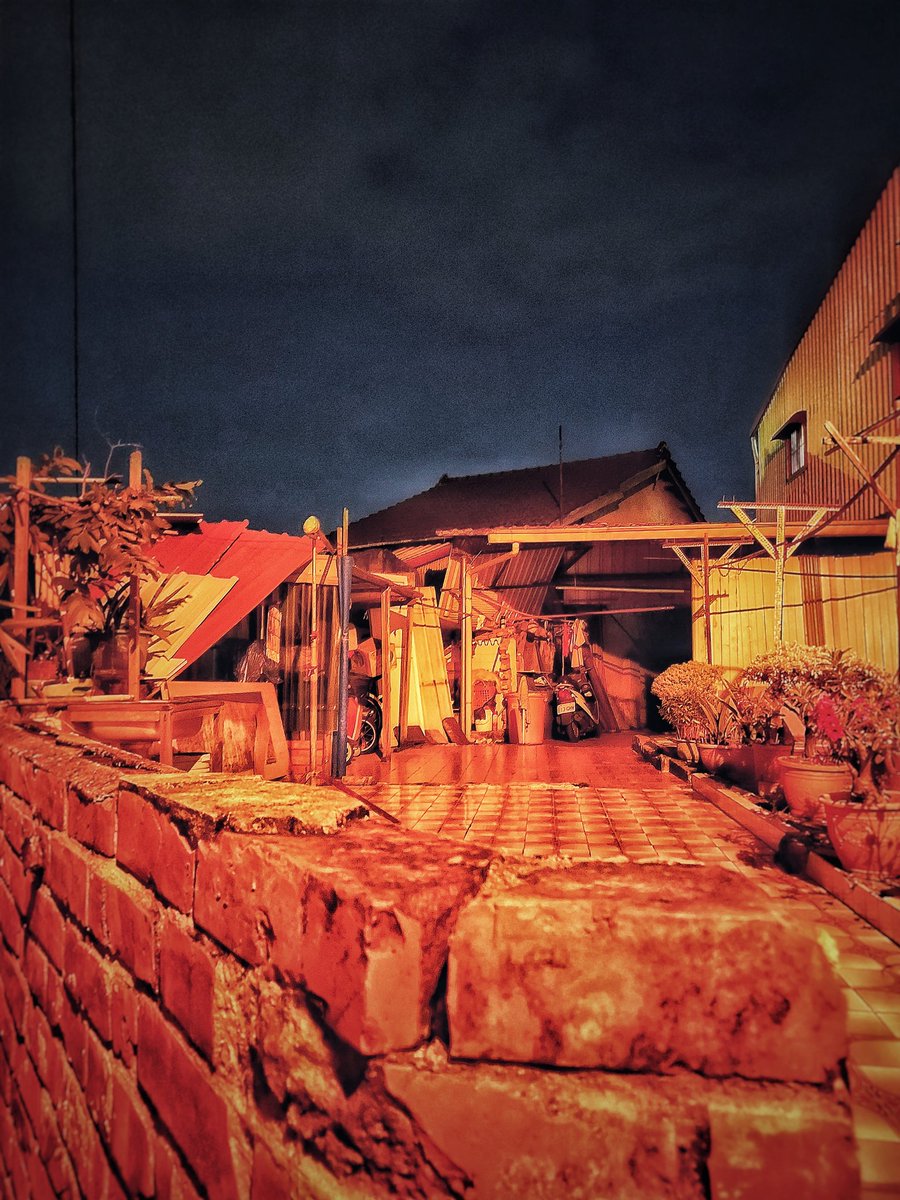 ckckforeskin's tweet photo. on the way to go home    43

#AsianEmergingPhoto #Taiwan #nightphotography #alley #frontyard #LightAndShadow #oldhouse 
#streetsnap #brickwall 
©️skinskin https://t.co/p4JFkMCKvy