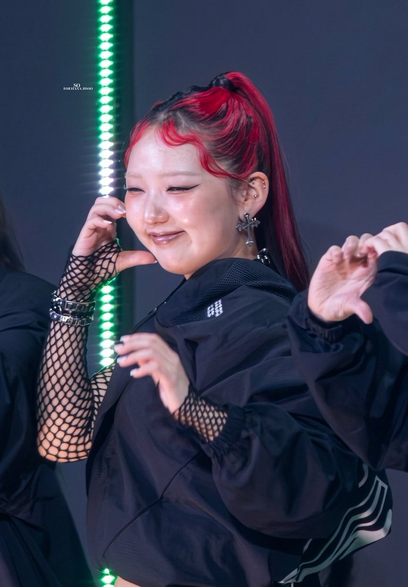 𝑺𝑶 tweet media