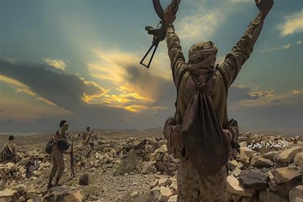 #هل_يتواجد_أنصار_الله_بالجليل؟!
تعرفون أن اليمني لا يعرف المستحيل
 لا يبخل بروحه وإن كان عدوه بخيل
 شديد البأس قرين النحل وليس نحيل
يهوى القتال كان عدوه كثير أم قليل
لا يترك ثأره ولو قطع لأجله ألف ميل
يرجو لقاء الصهيوأمريكي ليرديه قتيل
فهل نجده مع حزب الله يجتاح الجليل
؟!🤔🫣