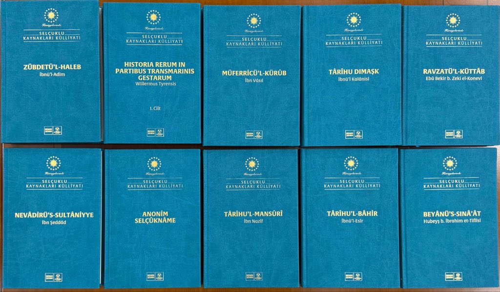 SELÇUKLU TARİHLERİ KÜLLİYATI

 Selçuklu tarihinin kaynakları çok fazla değildir. Şimdiye kadar bu kaynakların bir kısmı farklı farklı yerlerde yayınlanmıştır. Konya Büyükşehir Belediyesi'nin desteği ile Selçuklu tarihinin  Arapça, Farsça, Latince, Grekçe, Süryanice, Gürcüce,